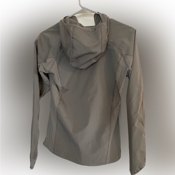 Lightweight Columbia Hooded Omni Shield Jacket - Picture 2 of 4